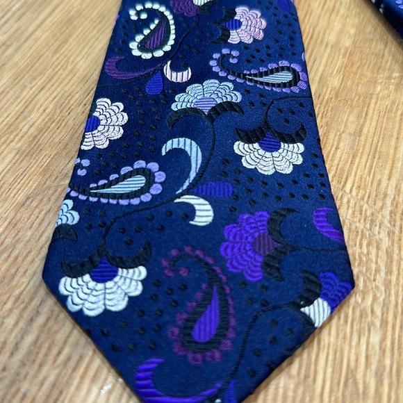 Duchamp silk tie in pristine condition. - Picture 2 of 5